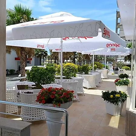 Arvi Hotel