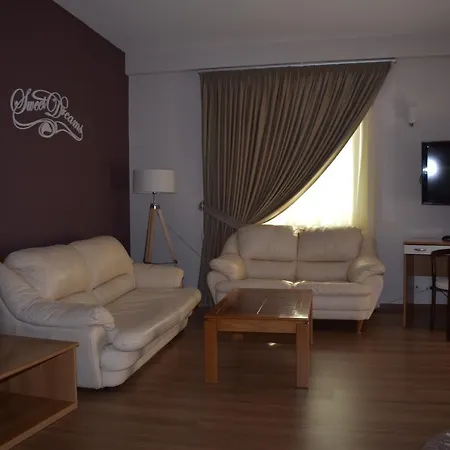 Arvi 4*